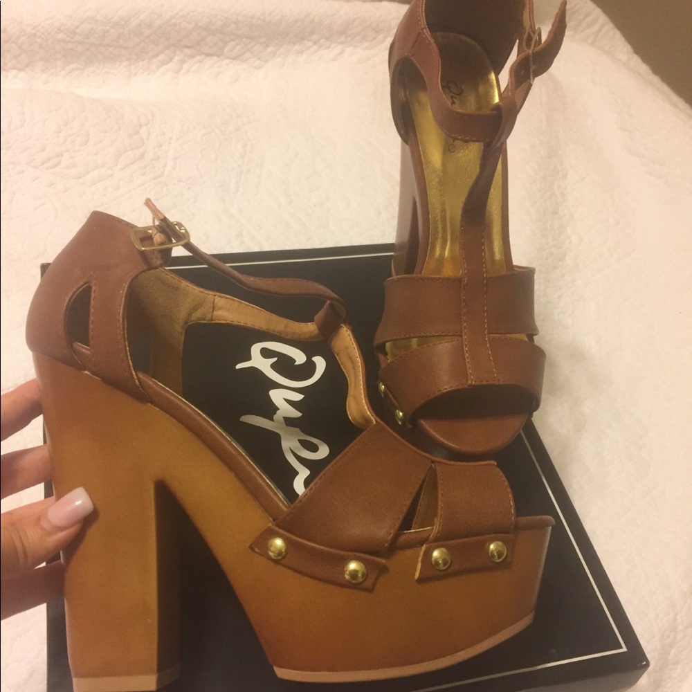 Tan Qupid Heels!